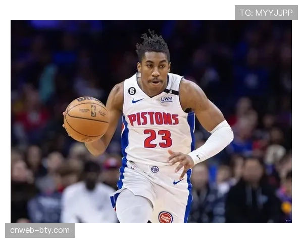 活塞官宣艾维右膝关节镜手术成功预计四周后复查恢复进展受关注